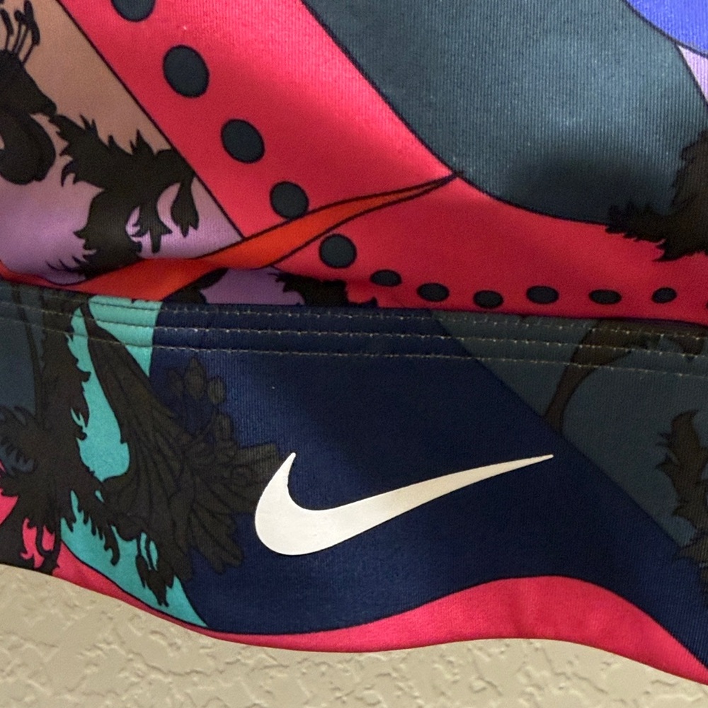 Nike Women's Vibrant Patterned Sports Bra with removable padding for support - Picture 3 of 6